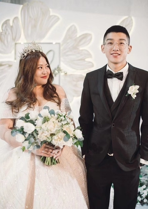 "Anh muốn có em ở bên, muốn mỗi ngày được thấy em. Không có em, anh cảm thấy làm điều gì cũng đều vô nghĩa".