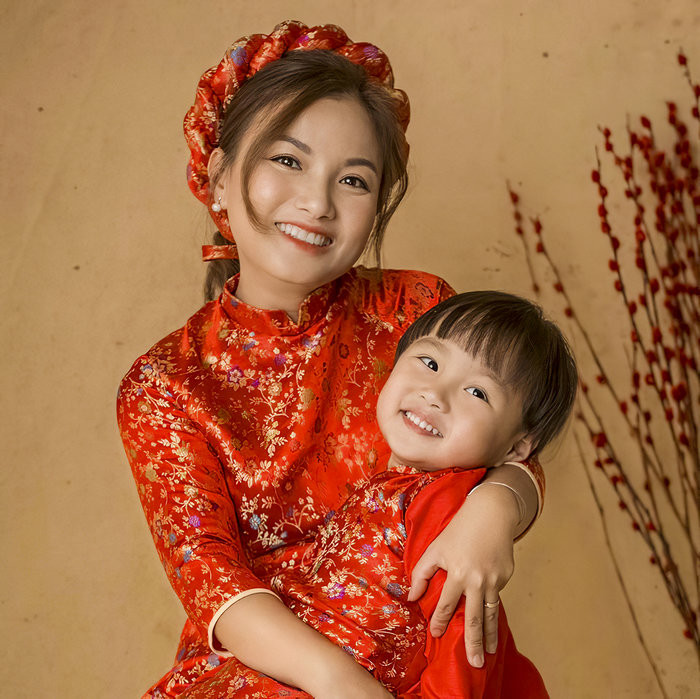 Quỳnh Trần JP và bé Sa là một trong những vlogger được dân tình yêu thích nhất hiện nay. (Ảnh: FBNV)