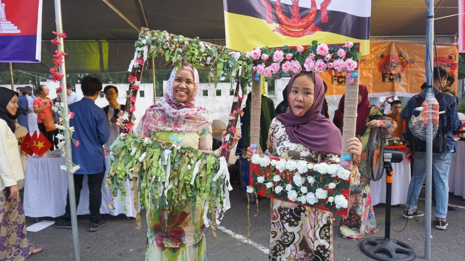 Đừng bỏ lỡ cơ hội giao lưu kết bạn với những người bạn quốc tế thân thiện tại đây nhé.