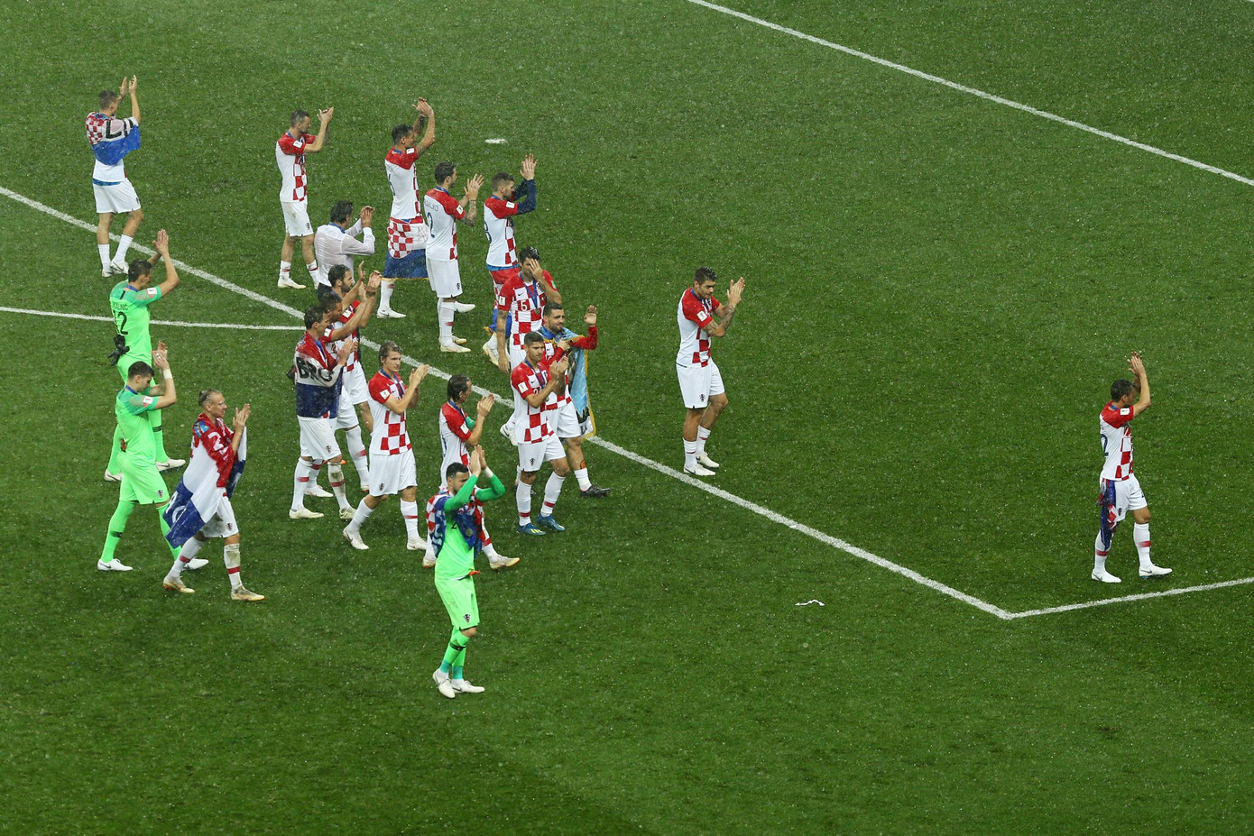 Họ đã chơi một thứ bóng đá hoàn mỹ, cống hiến.