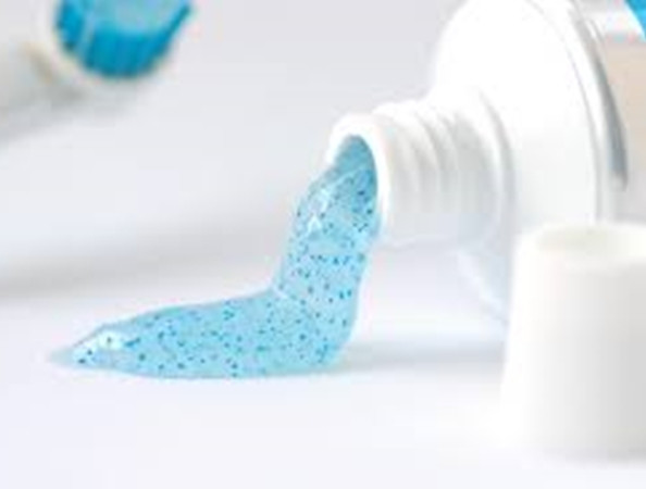 Những hạt li ti đã bị cấm sử dụng trong các sản phẩm chăm sóc cá nhân ở Mỹ.