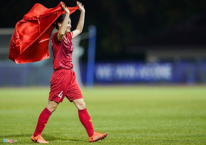 Ảnh ngoài đời xinh xắn của hot girl đội tuyển bóng đá nữ Việt Nam ảnh 1