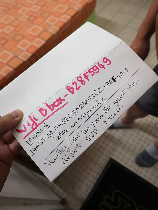 Mật khẩu Wi-Fi dài tới vài chục ký tự khiến người xem "choáng váng".