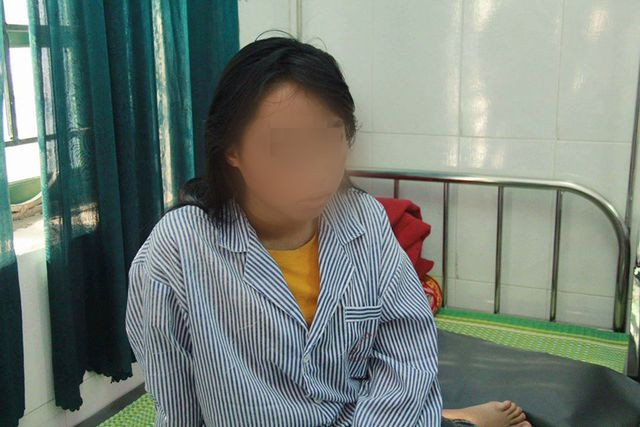 Sau sự việc, nữ sinh Y. phải nhập viện điều trị tại Bệnh viện Tâm thần kinh Hưng Yên.