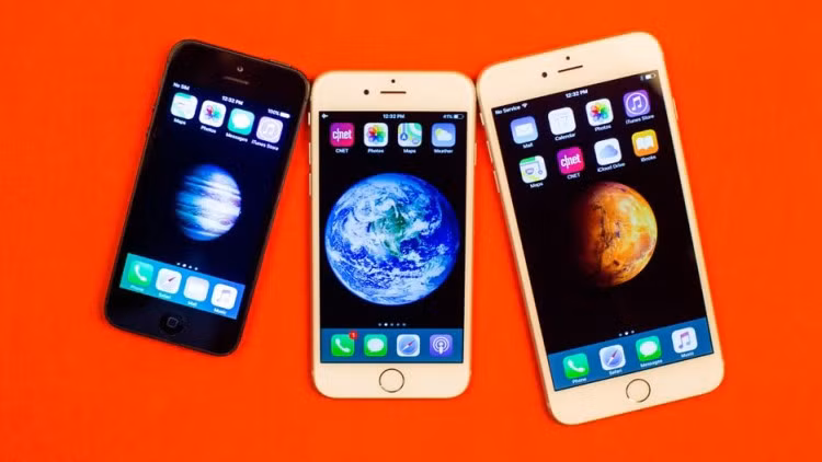 iPhone 6 và iPhone 6 Plus (2014): Những người hâm mộ Apple chờ đợi smartphone màn hình lớn cuối cùng cũng được chiều lòng với iPhone 6 (4,7 inch) và iPhone 6 Plus (5,5 inch).