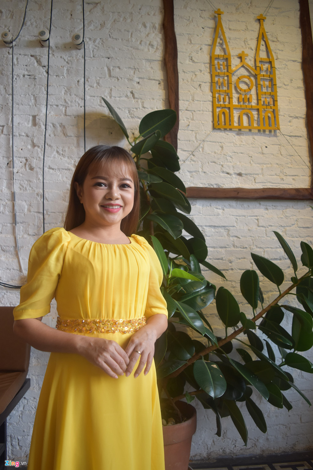 Thanh Hằng là người bước vào nghề ca hát trước, mở lối cho em gái Thanh Hà.