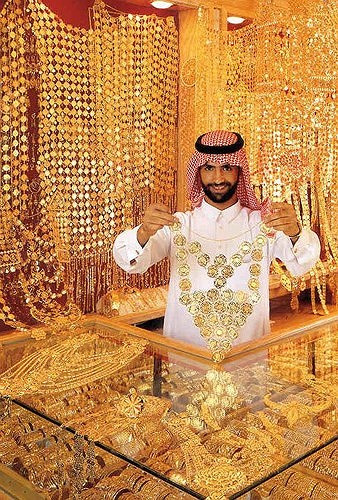 Người dân Dubai đặc biệt yêu thích vàng. (Ảnh: KT)
