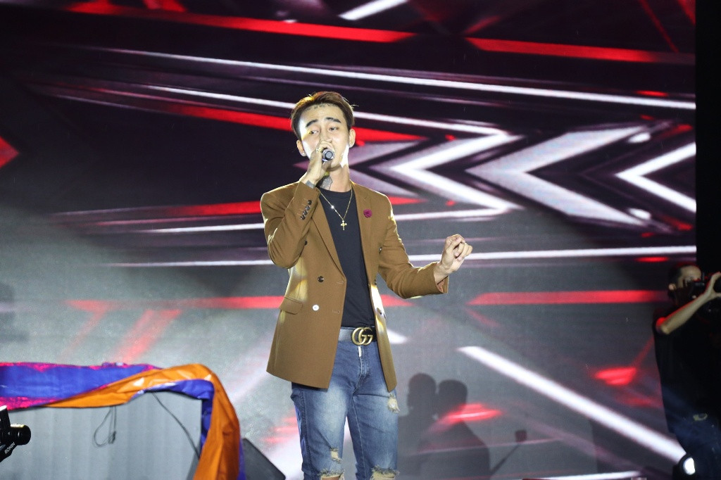 Đạt-G đã mang đến cho khán giả bản hit Buồn của anh với sự hỗ trợ từ anh chàng K-ICM.