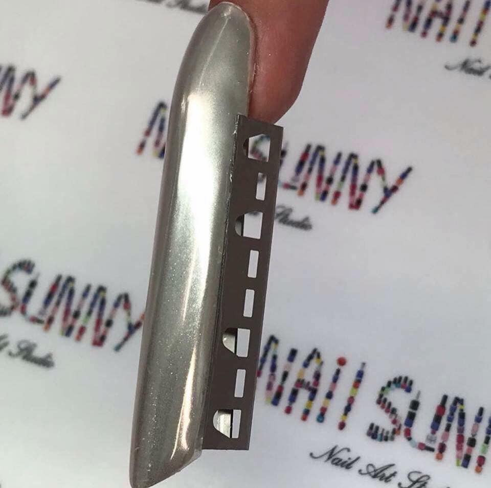 Đố bạn biết bộ nail này được làm từ gì?