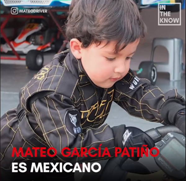 Nhìn khuôn mặt đang chăm chút cho chiếc xe đua của mình đáng yêu chưa kìa ?