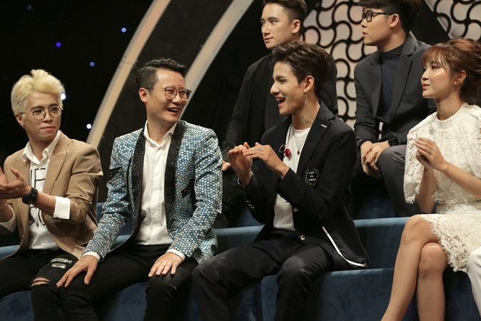 "Nhạc hội song ca" mùa 2 - Samuel ghi điểm trong lòng khán giả Việt bằng hành động đáng quý ảnh 2