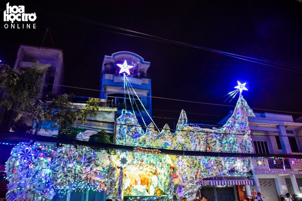 Thậm chí nhiều nhà còn kết hợp với nhau tạo thành hang đá nối dài cực kì ấn tượng.