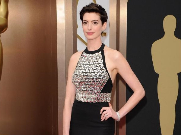 Anne Hathaway “nghiêm khắc cảnh cáo” những người hay chê bai ngoại hình người khác.