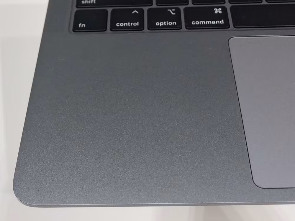 Cận cảnh màu xám "Space Grey" - xám không gian.