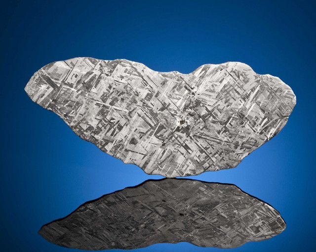 Tinh thể kim loại có họa tiết vô cùng ấn tương, Widmanstätten.