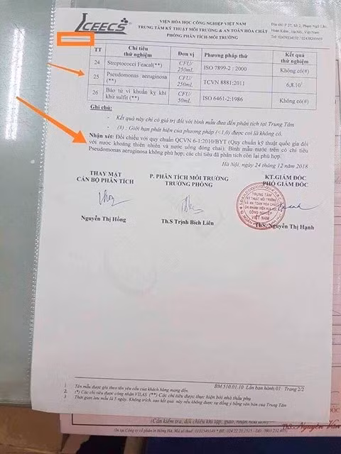 Phiếu trả kết quả của Viện Hóa học Công nghiệp cho thấy mẫu nước uống tại trường tiểu học Chu Văn An có nhiễm khuẩn mủ xanh.