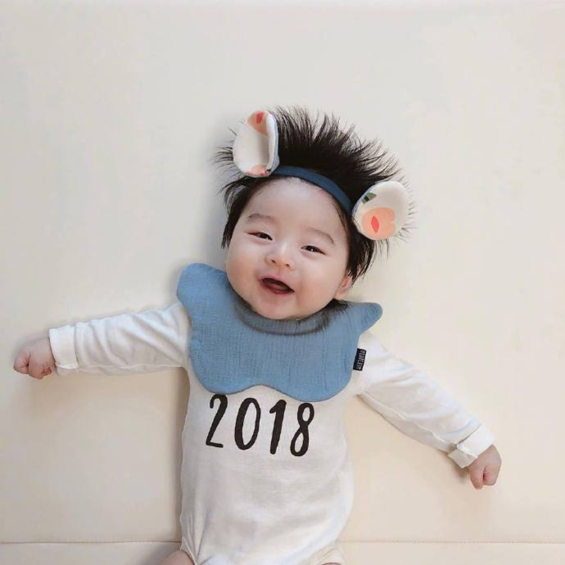 Cậu bé Hàn Quốc "đốn tim" dân mạng vì mái tóc chôm chôm quá đáng yêu ảnh 9