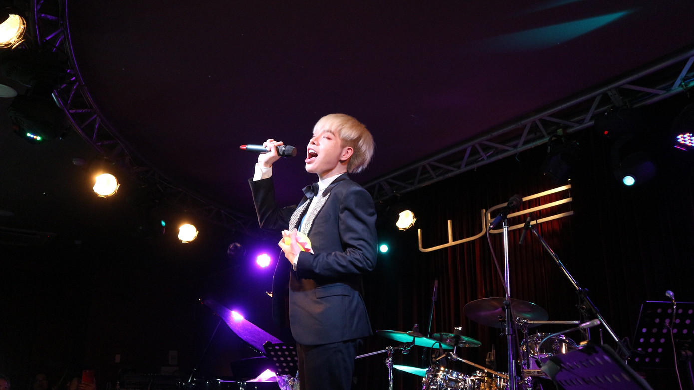 Cùng SunSun hóa thành tia nắng nhẹ nhàng mở cửa trái tim Đức Phúc ảnh 4