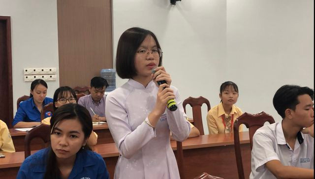 Em Đỗ Bùi Ngọc Thương - học trường THPT Đào Sơn Tây (quận Thủ Đức) đề xuất đổi giờ học thành 8h.