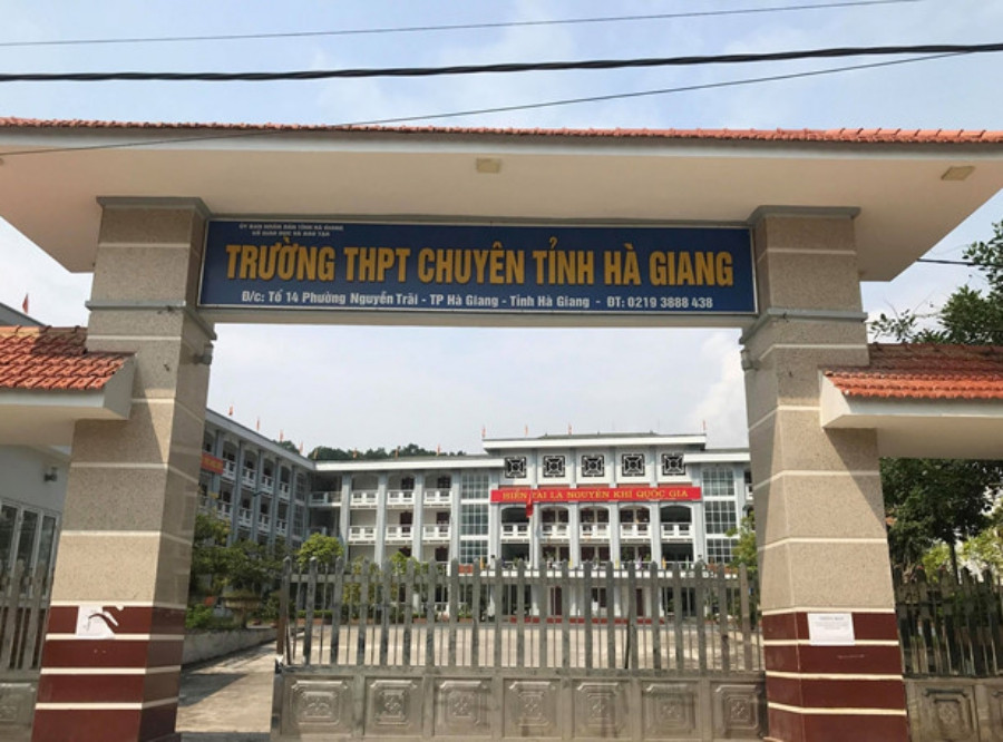 Ngọc Bích, Việt Hà và Nguyễn Hải là teen 12+ của Trường THPT chuyên Hà Giang.