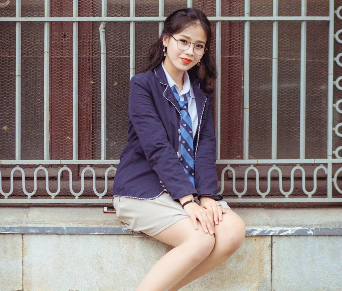 Nhiều lúc, Tiên muốn đi học, muốn trở lại lớp gặp bạn bè, có thể học không đủ tín chỉ, túc tắc vài môn nhưng chỉ cần được nói chuyện với mọi người.