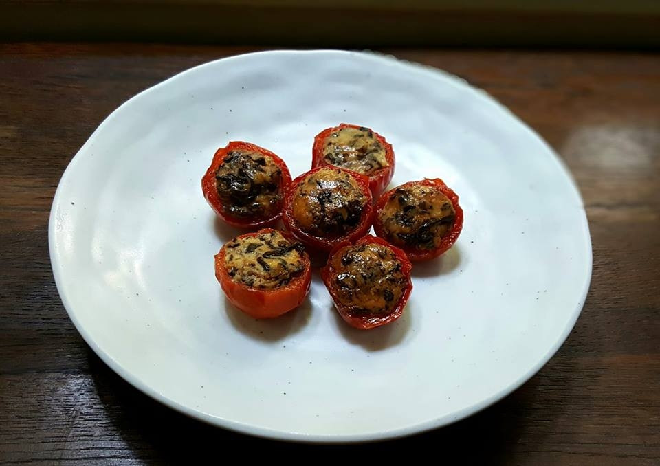 Thịt chay nhồi cà chua.