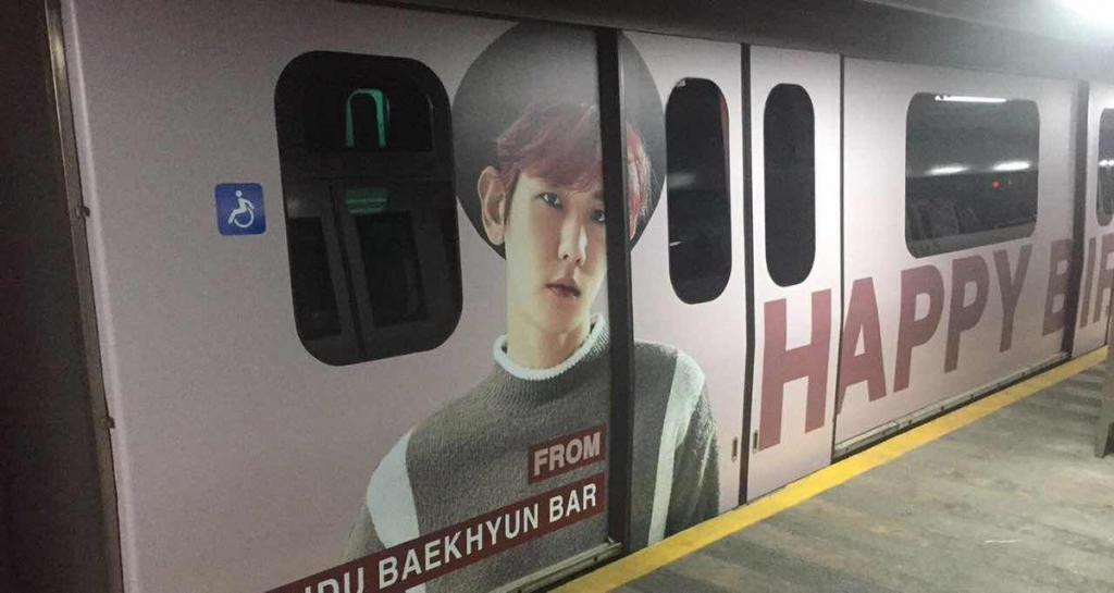 6167 màn hình LED quảng cáo hình ảnh Baekhyun ở ga Incheon.