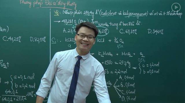 Thầy Vũ Khắc Ngọc.