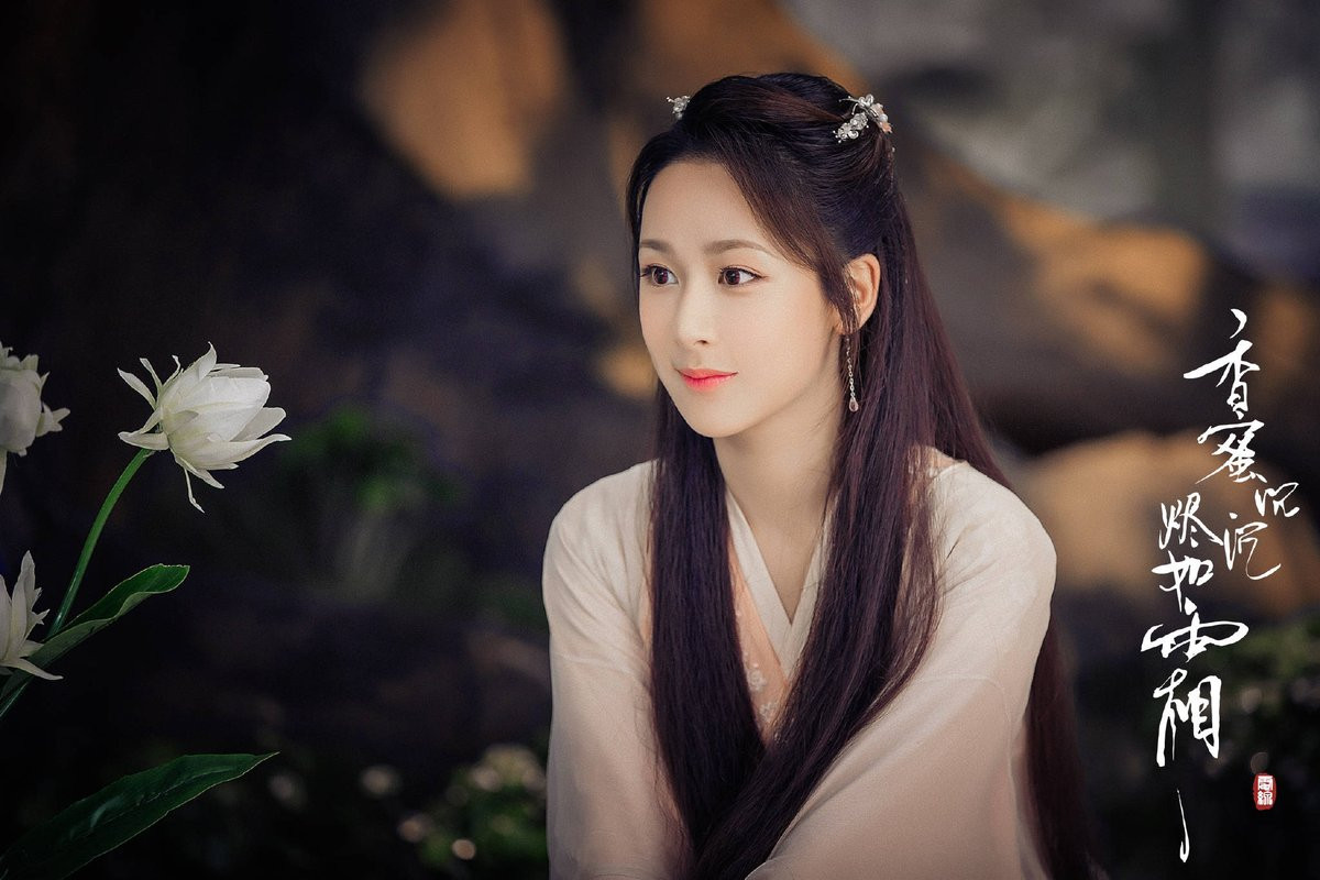 Là một đóa hoa sương nhưng Cẩm Mịch luôn nghĩ mình là một quả nho thành tinh.