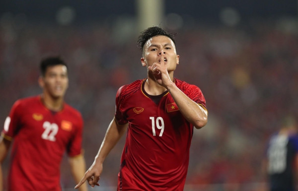 Khoảnh khắc ăn mừng thần thánh của Quang Hải.