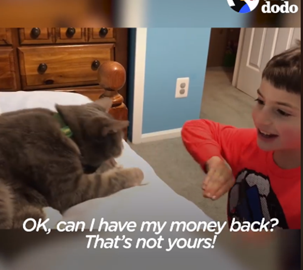 Dù yêu lắm nhưng tình và tiền vẫn luôn rõ ràng. Đây là tiền của tôi mà.