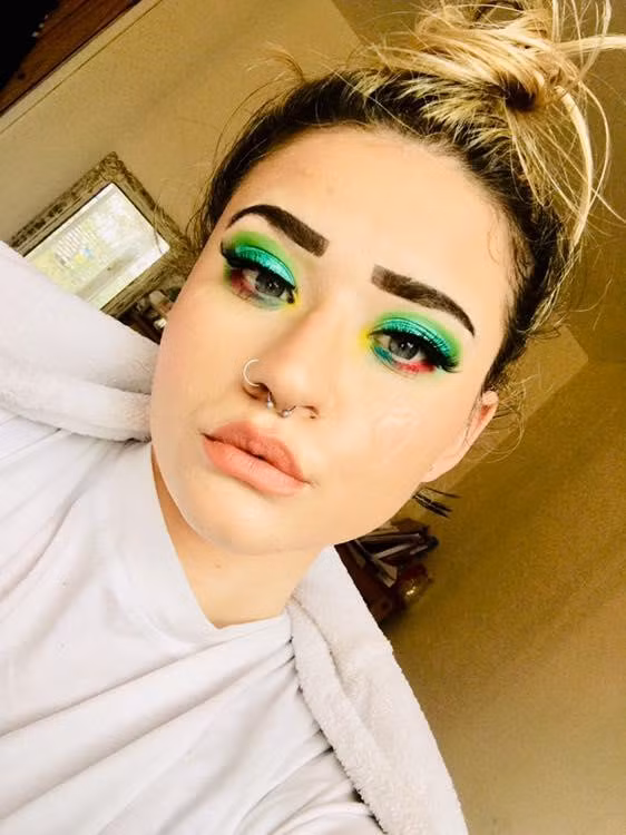 Khả năng make up của Danielle khiến nhiều người nể phục.
