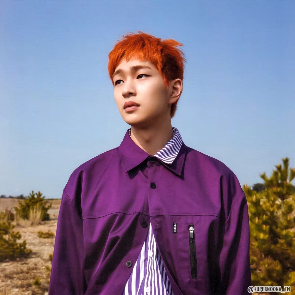Tóc thì rực rỡ vui tươi mà sao nhìn Onew (SHINee) lại buồn như thế này?