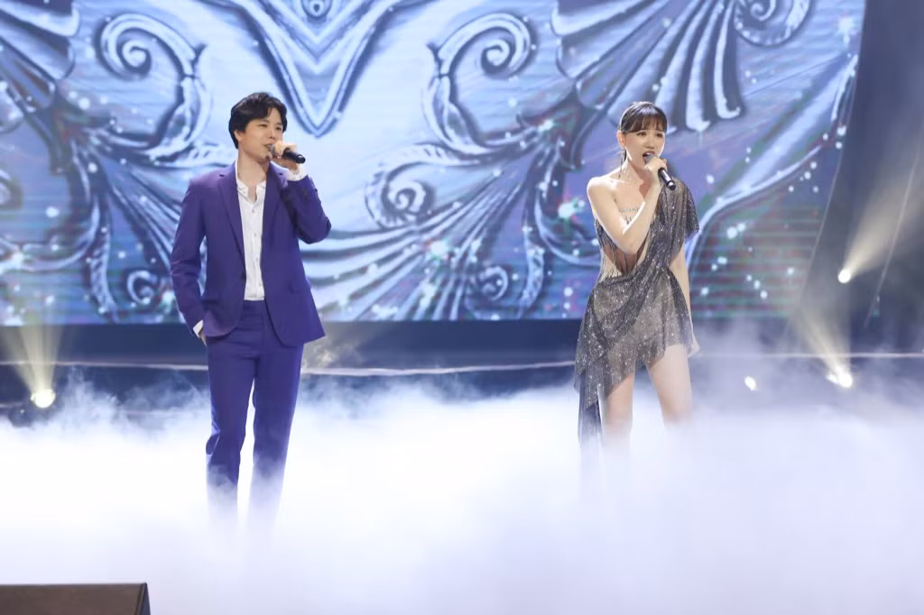 Trấn Thành "phá" kịch bản, cùng dàn sao Việt hát tặng Hari Won tại concert ảnh 8