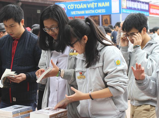 Học sinh Trường THPT Chất lượng cao Phan Huy Chú, Hà Nội.