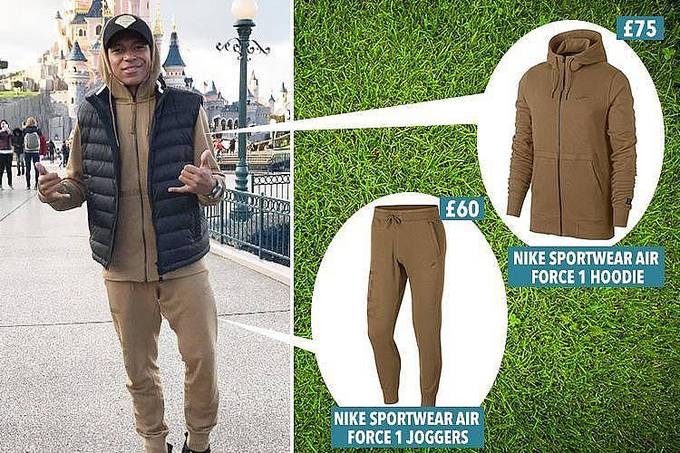 So với mức lương 1,8 triệu đô la mỗi tháng thì set đồ trên của Mbappe quá giản dị. Không đầu tư cho hàng hiệu, cầu thủ 19 tuổi này sẵn sàng góp toàn bộ số tiền nhận được khi thi đấu ở World Cup - lên đến 265.000 bảng - cho quỹ từ thiện ở Pháp.
