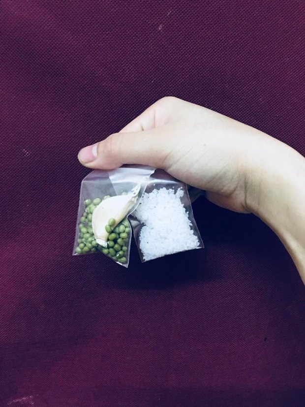 Dân mạng chia sẻ “bùa hộ mệnh” của mình trong tháng cô hồn.