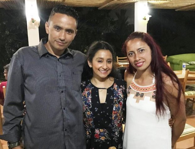 Christina cũng có cơ hội gặp gỡ anh chị em của mình.