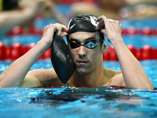 Việc đội hai chiếc mũ bơi giúp tối đa hóa tốc độ và sự thuận lợi của các vận động viên.
