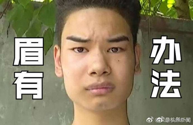 Xiao cứ tưởng được cắt tóc miễn phí. Ảnh: Shanghaiist.