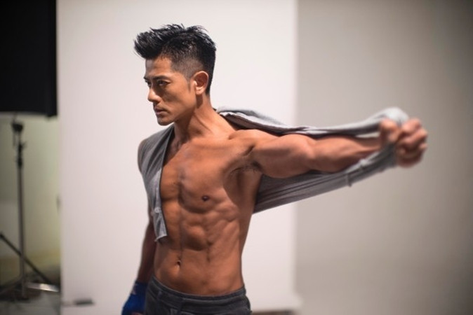 Anh chàng kỹ thuật viên chuyên sửa máy lạnh đây sao?