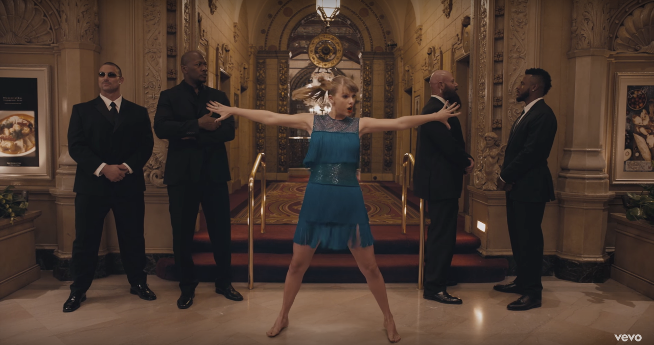 Ai quan tâm đến nội dung chứ, điệu vũ của Taylor cũng đủ 