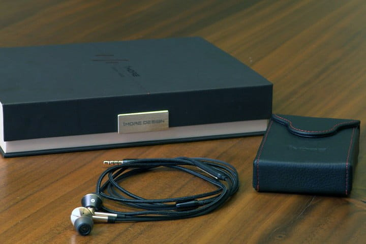 Các earbuds Lightning là sự lựa chọn đáng chú ý của phong cách ngọt ngào, kết nối Lightning và tỷ lệ hiệu suất âm thanh đáng nể.