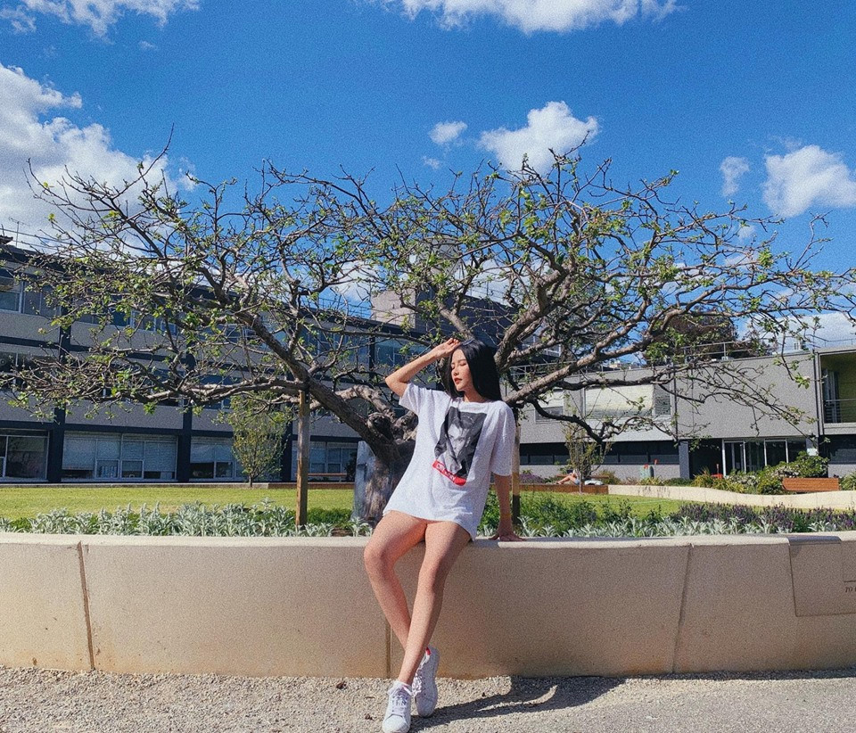 Hoàng Kiều Yến không đặt nặng giá trị của những món đồ cá nhân. Nếu thích và cảm thấy phù hợp với mình, Yến sẽ sử dụng.