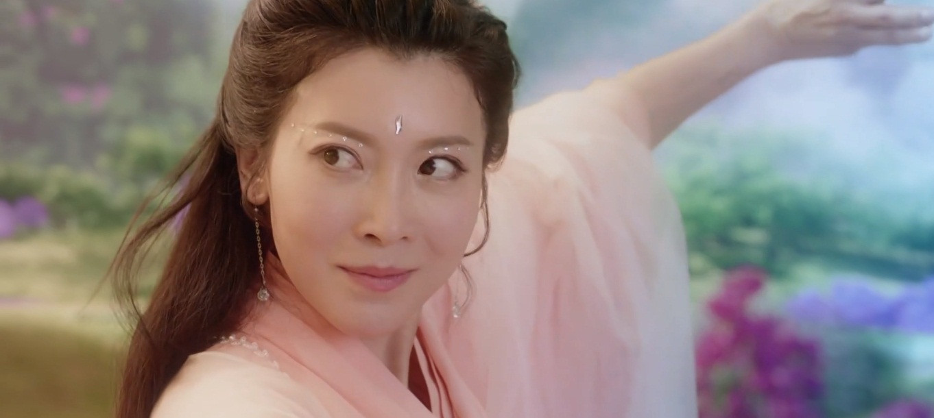 Thiên Đế muốn Cẩm Mịch tiếp quản vị trí Hoa Thần của người mẹ đã qua đời, nên Cẩm Mịch cần thăng tiên.