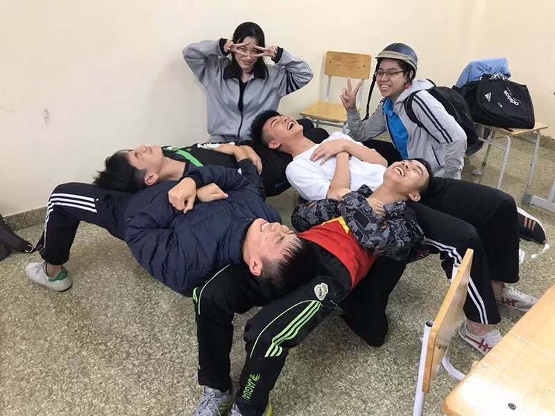 Một cách khác để bức ảnh vừa có nam vừa có nữ. (Ảnh: Phùng Hà Tân)