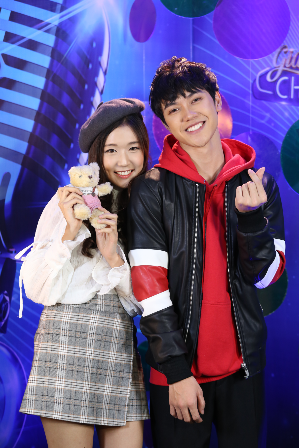 Cặp chị em Việt - Hàn khiến cho nhiều fan vô cùng thích thú với sự đáng yêu của họ.