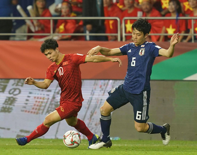 Tuyển Nhật Bản (áo xanh) đã có những nhìn nhận rất cẩn trọng đối với tuyển VN. Ảnh: ĐỘC LẬP.