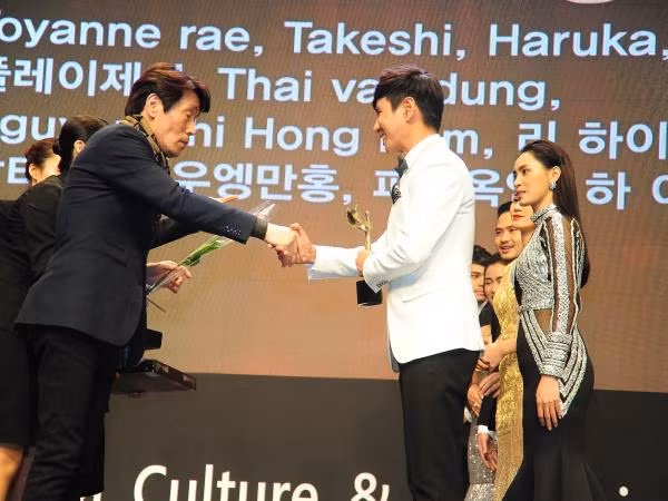 Lý Hải nhận được giải thưởng về điện ảnh đầu tiên