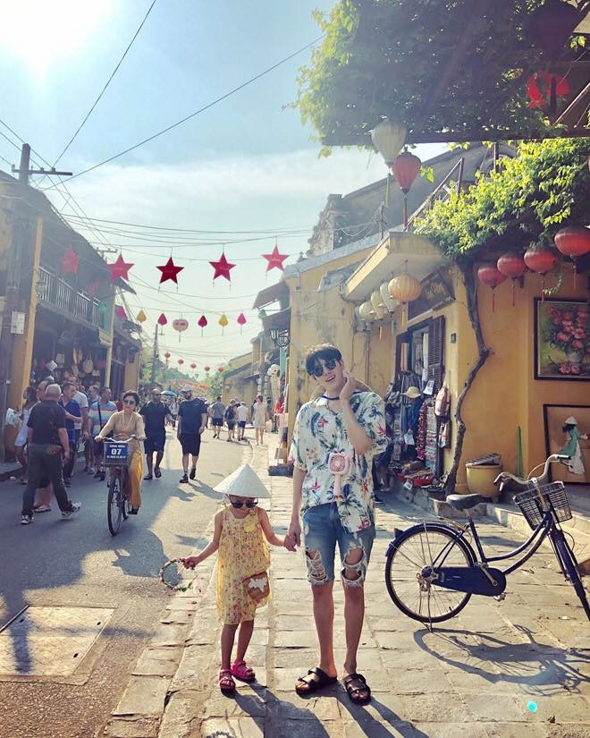 Kim Jae Han còn từng đưa gia đình tới Hội An khiến cư dân mạng Việt vô cùng thích thú.